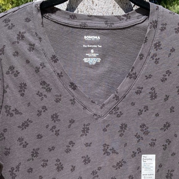 Sonoma Short Sleeve V Neck Tee Women Small - Picture 5 of 6